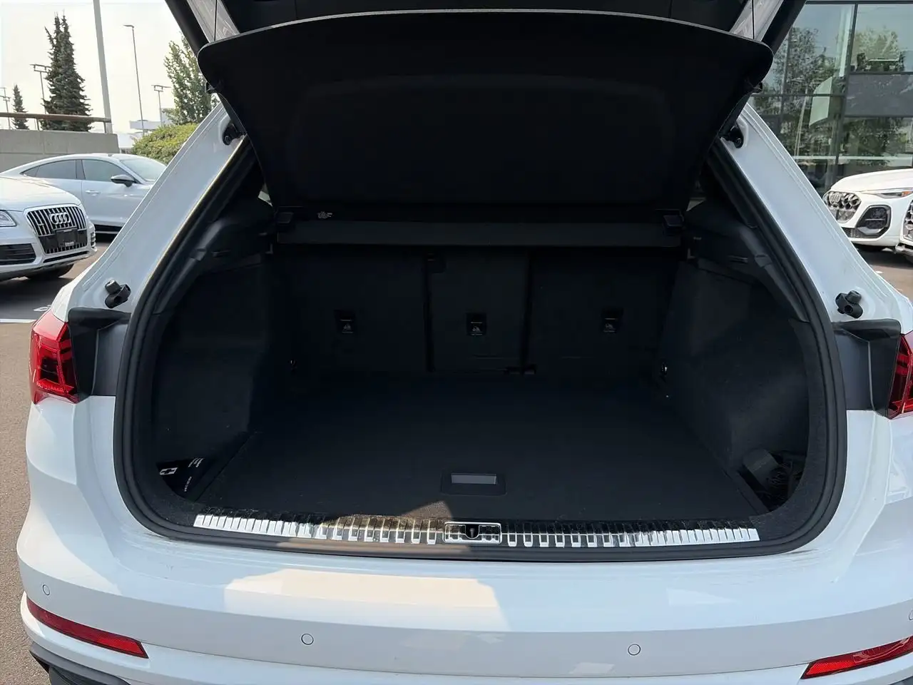 Audi Q3 - Image 30