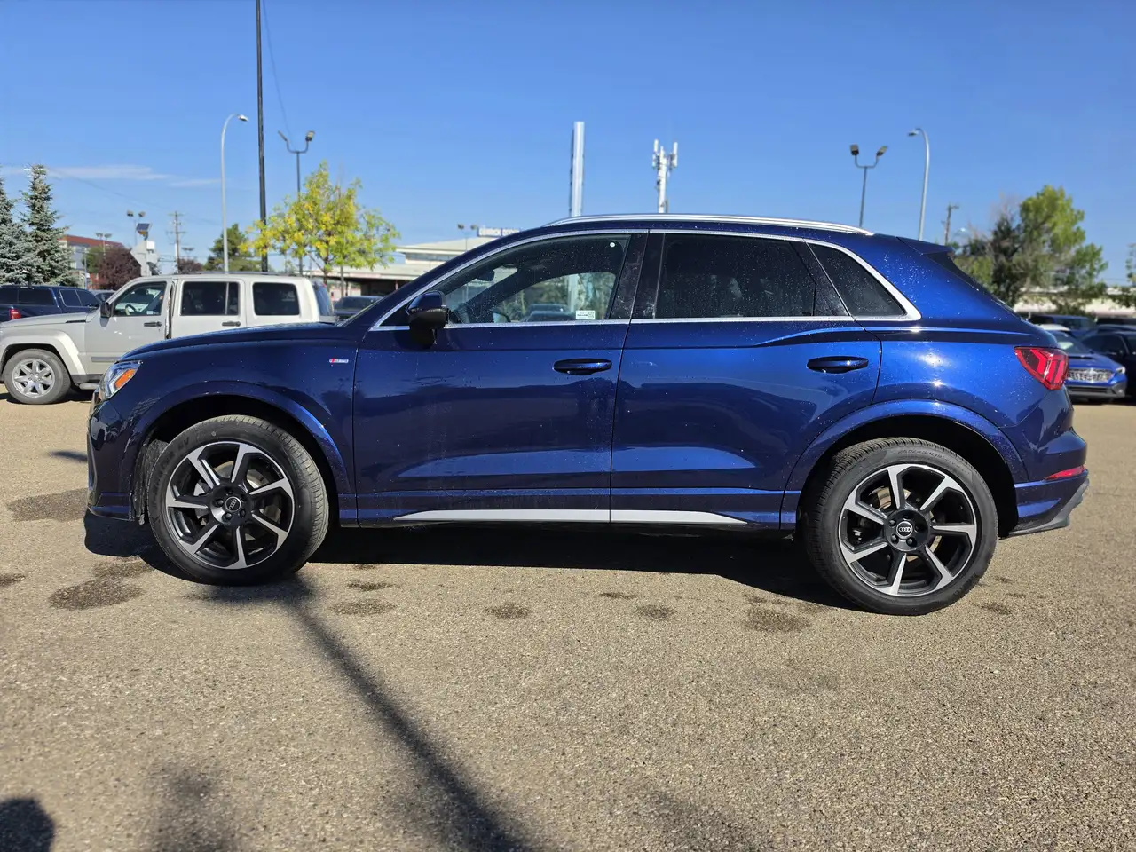 Audi Q3 - Image 3