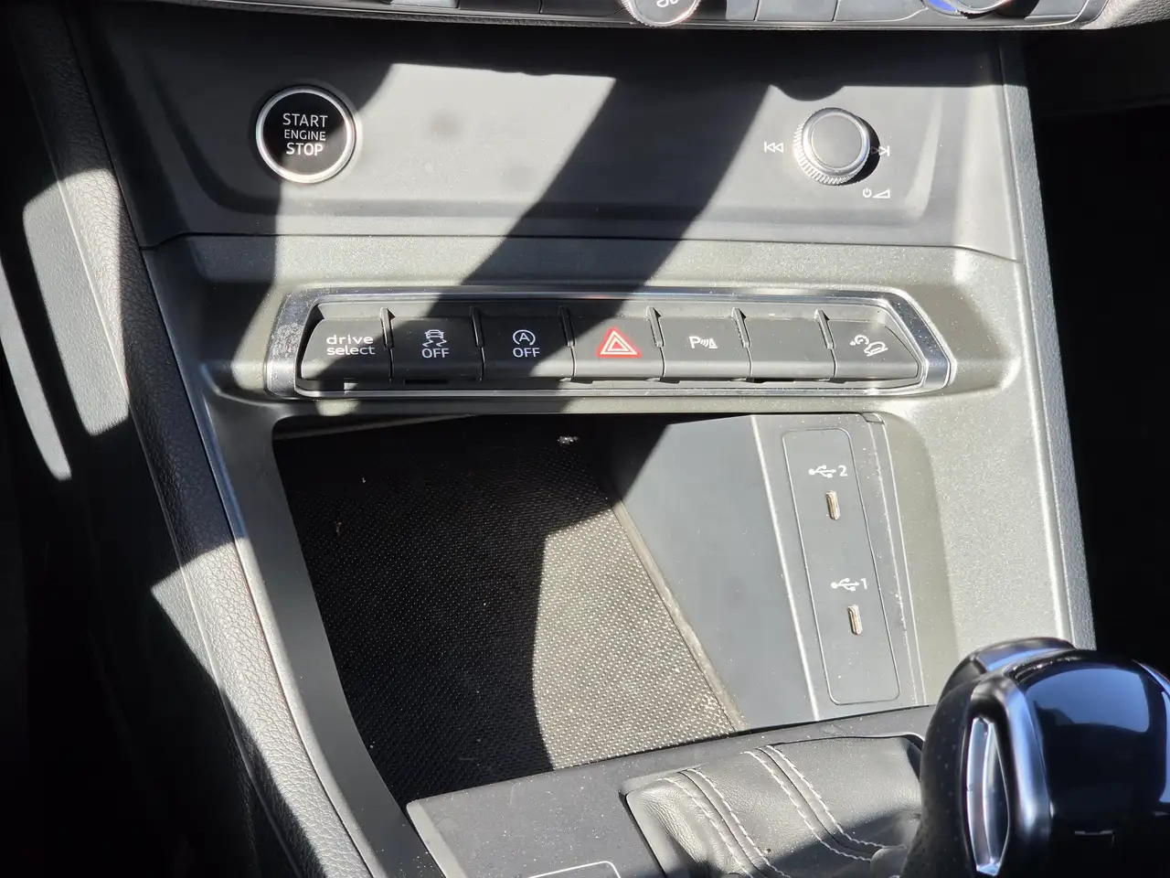 Audi Q3 - Image 33