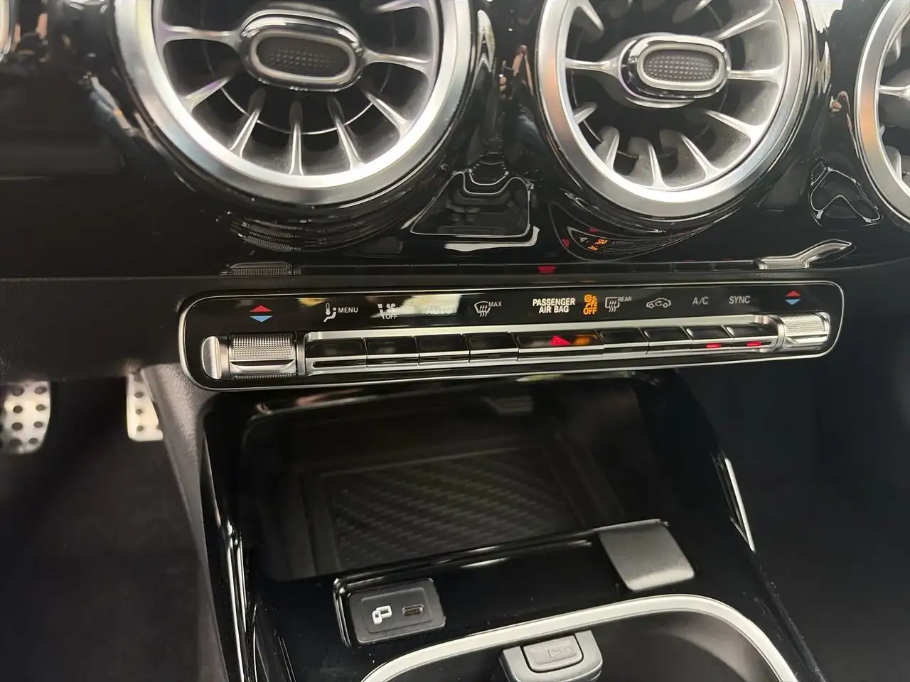 Mercedes-Benz CLA - Image 27