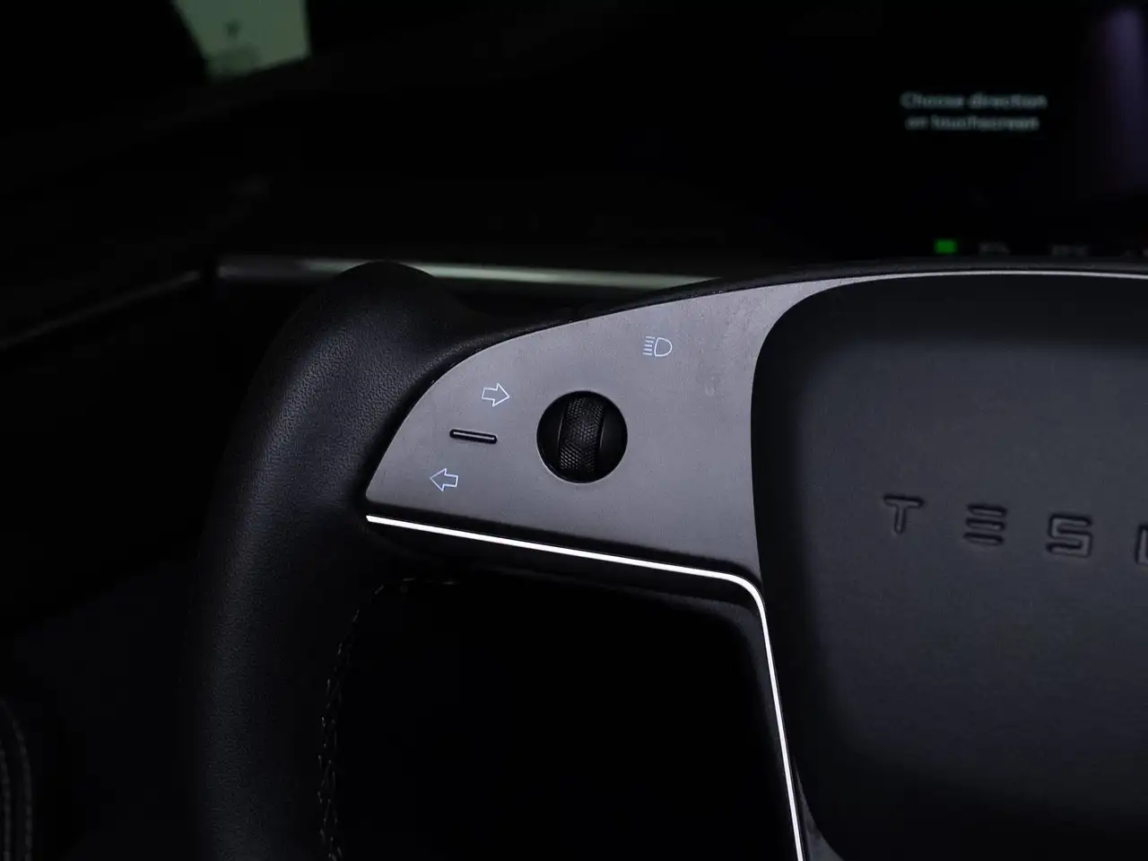 Tesla Model X - Image 11