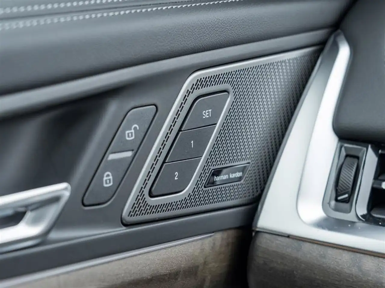 BMW X1 - Image 16