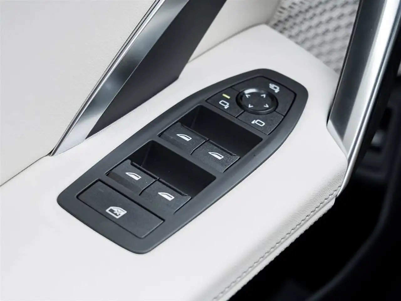 BMW X1 - Image 15
