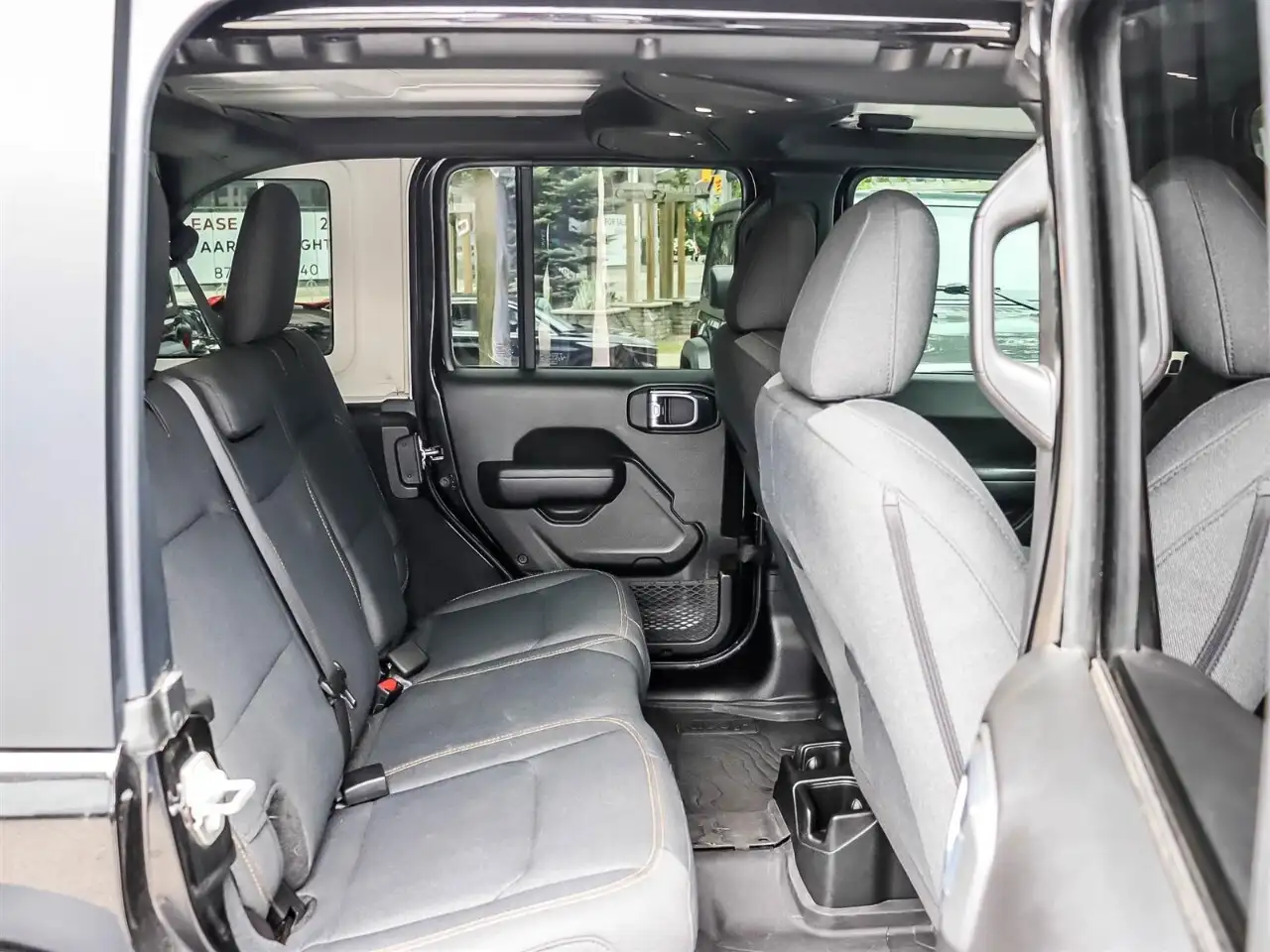 Jeep Wrangler - Image 17