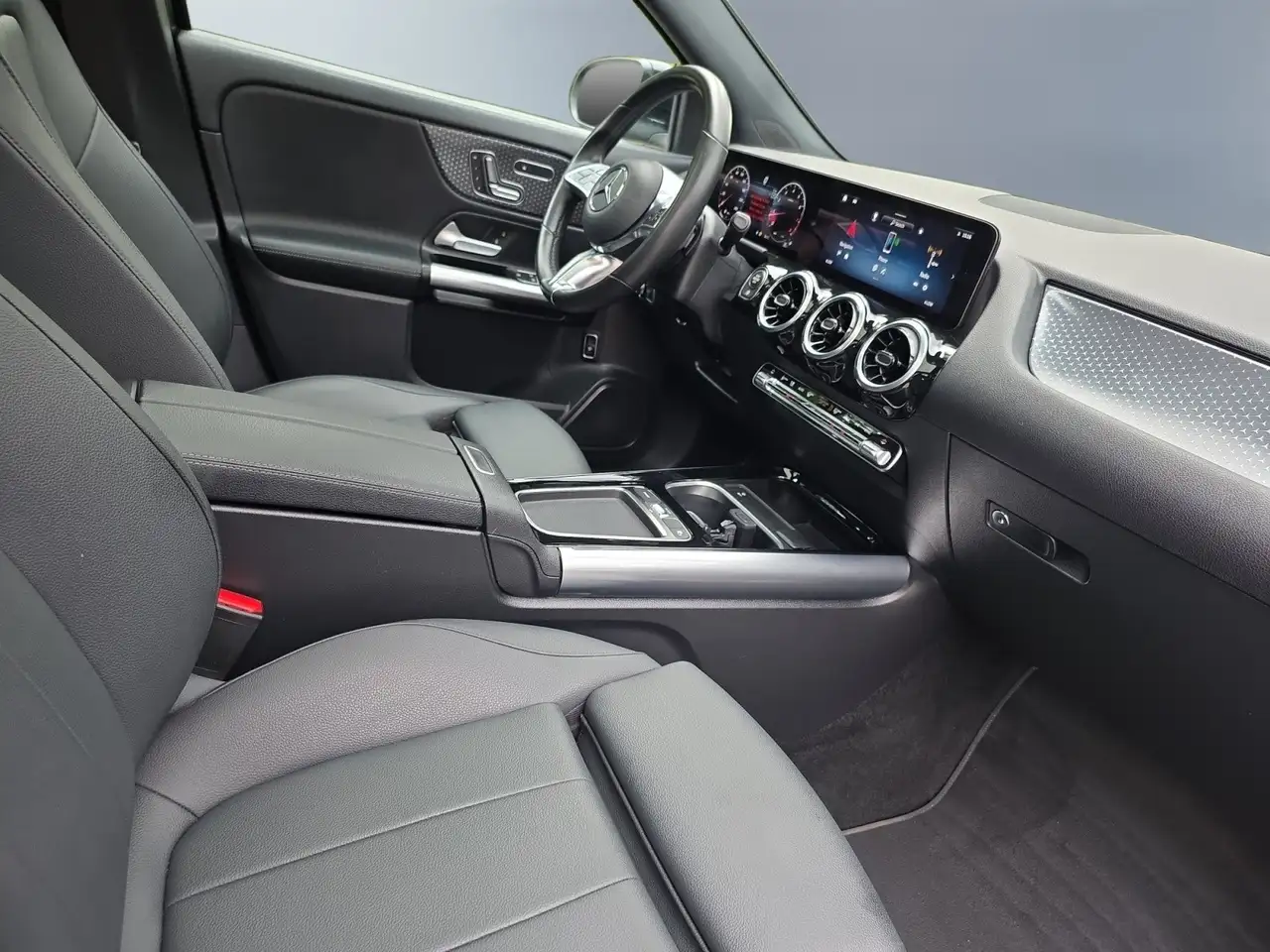 Mercedes-Benz GLA - Image 20