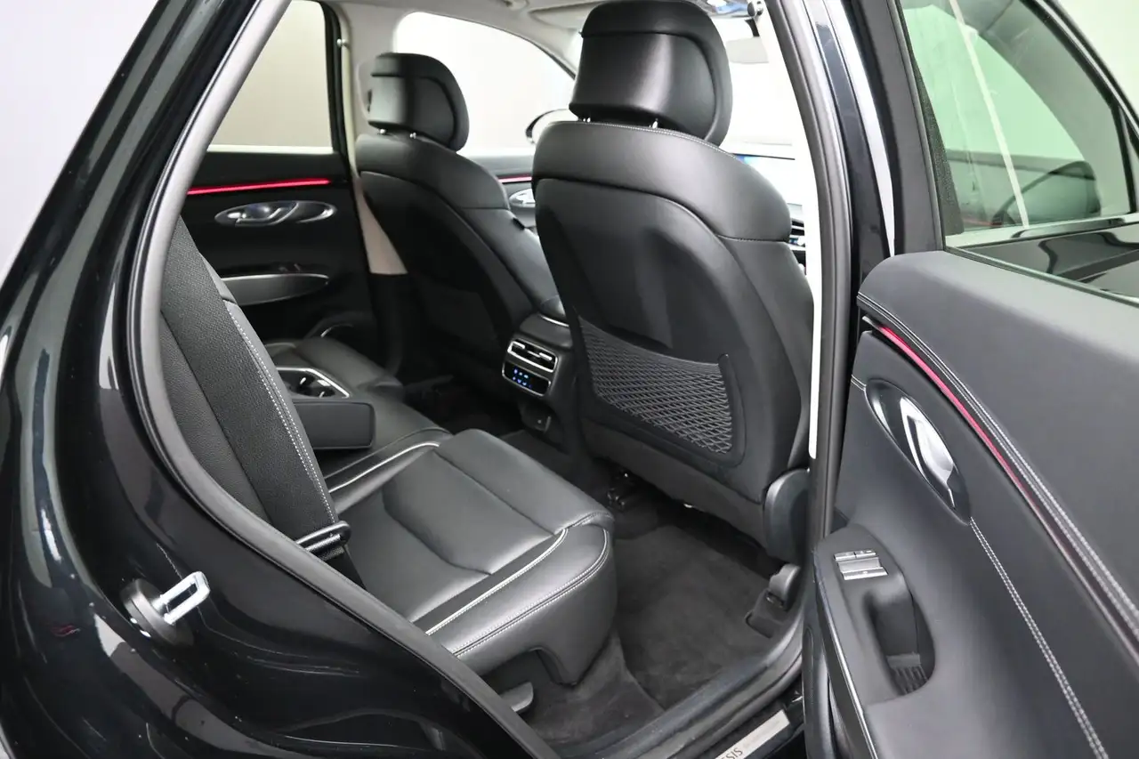 Genesis GV70 - Image 28
