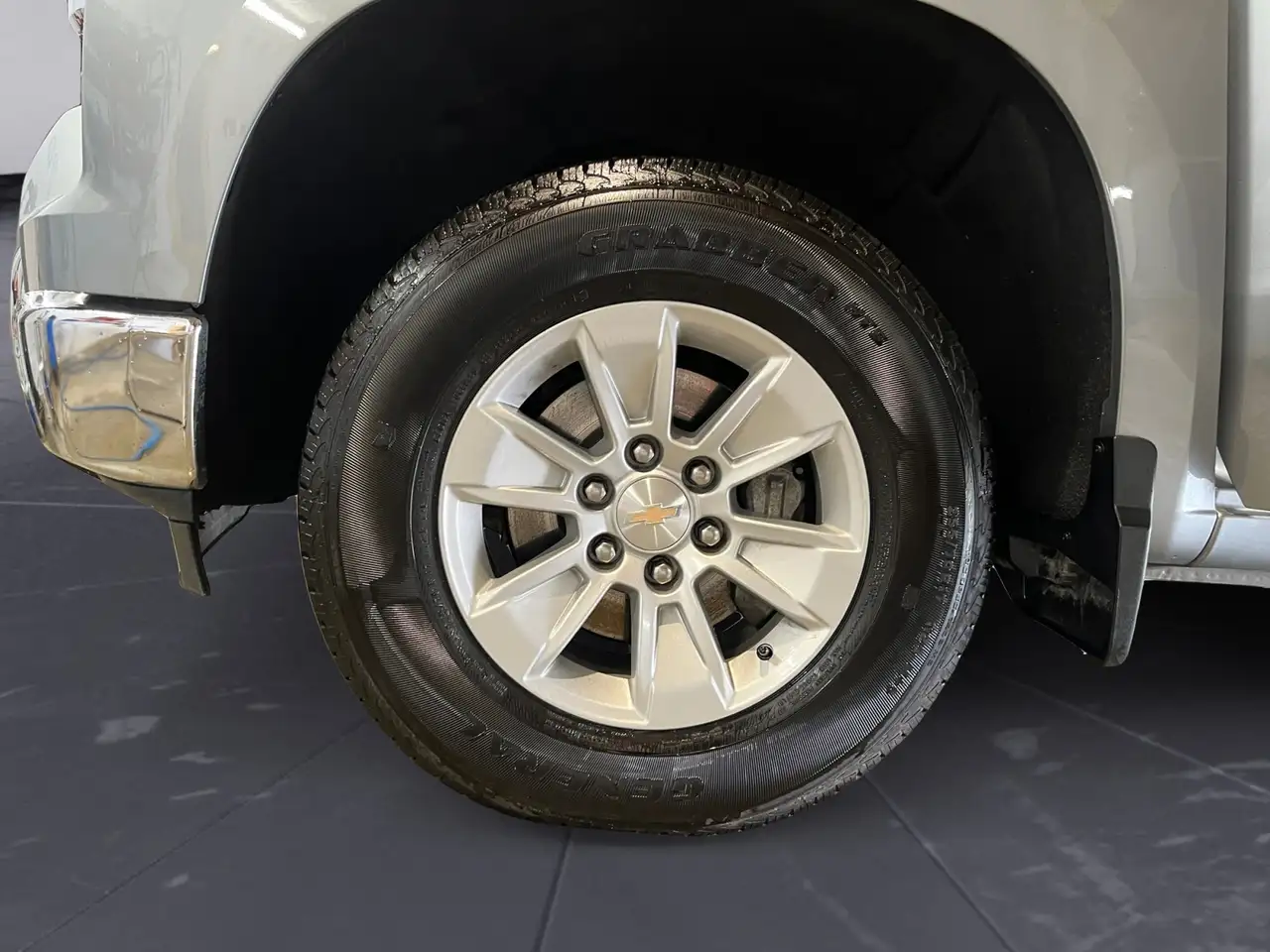 Chevrolet Silverado 1500 - Image 14