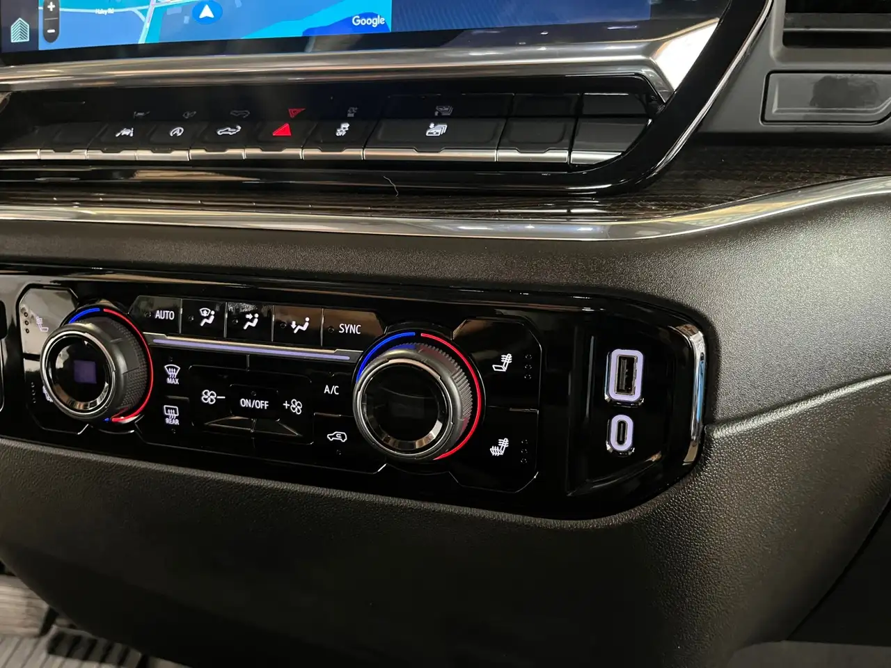 Chevrolet Silverado 1500 - Image 21