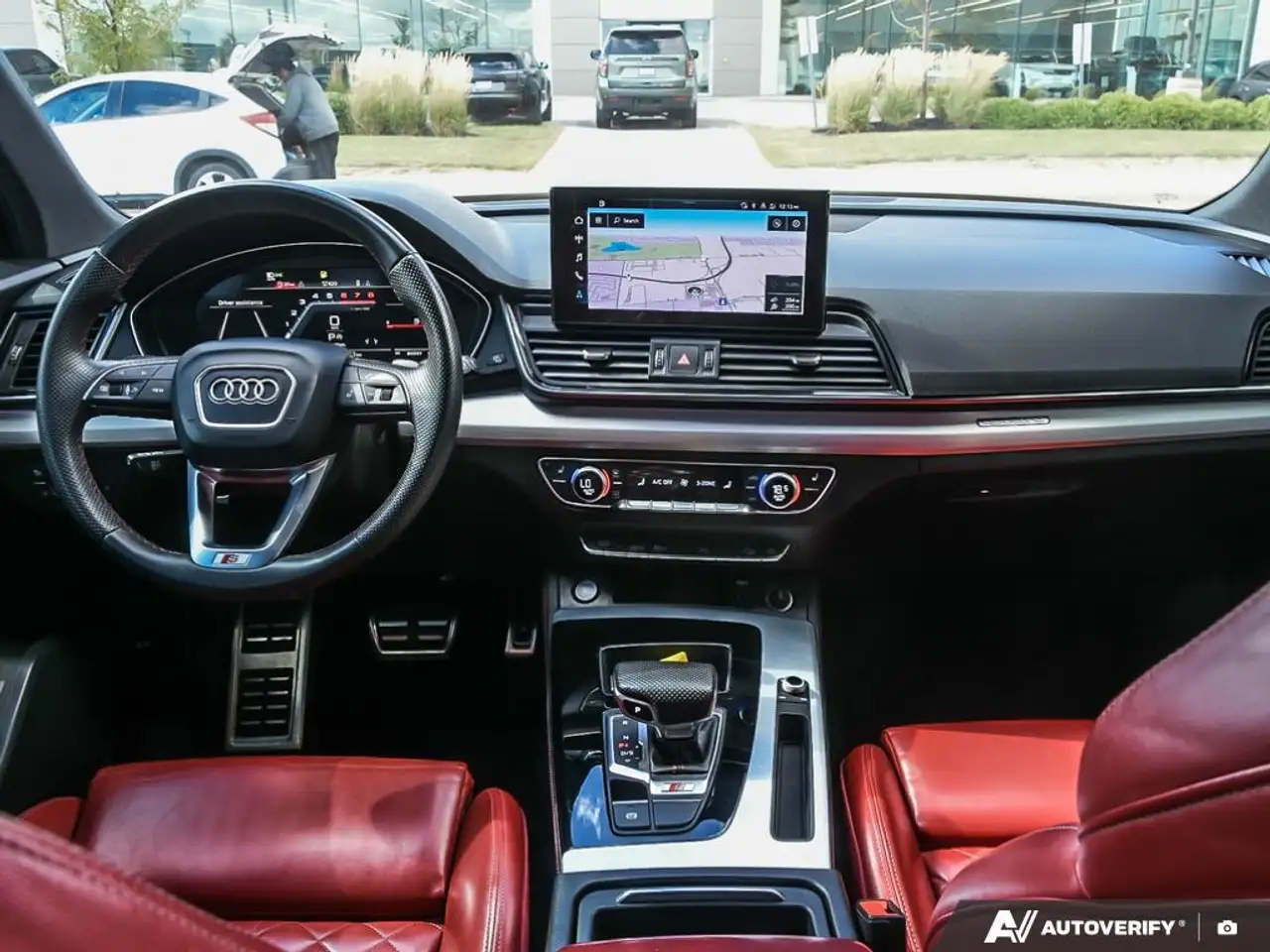 Audi SQ5 - Image 11