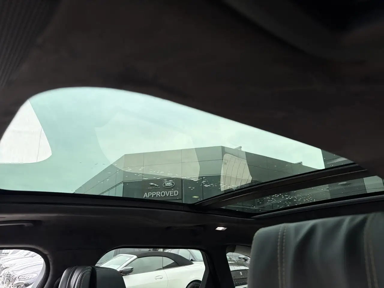 Land Rover Range Rover Velar - Image 19