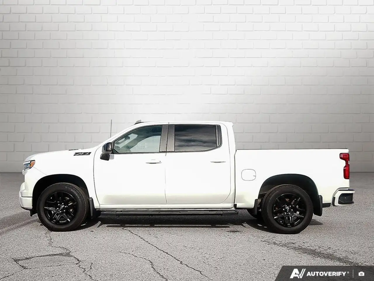 Chevrolet Silverado 1500 - Image 2