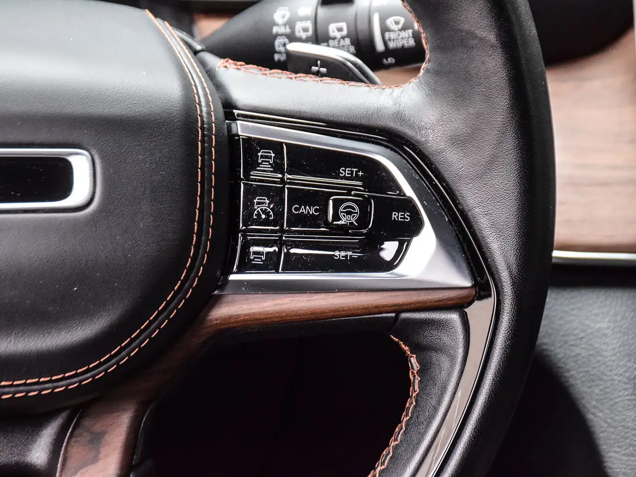 Jeep Grand Cherokee - Image 19