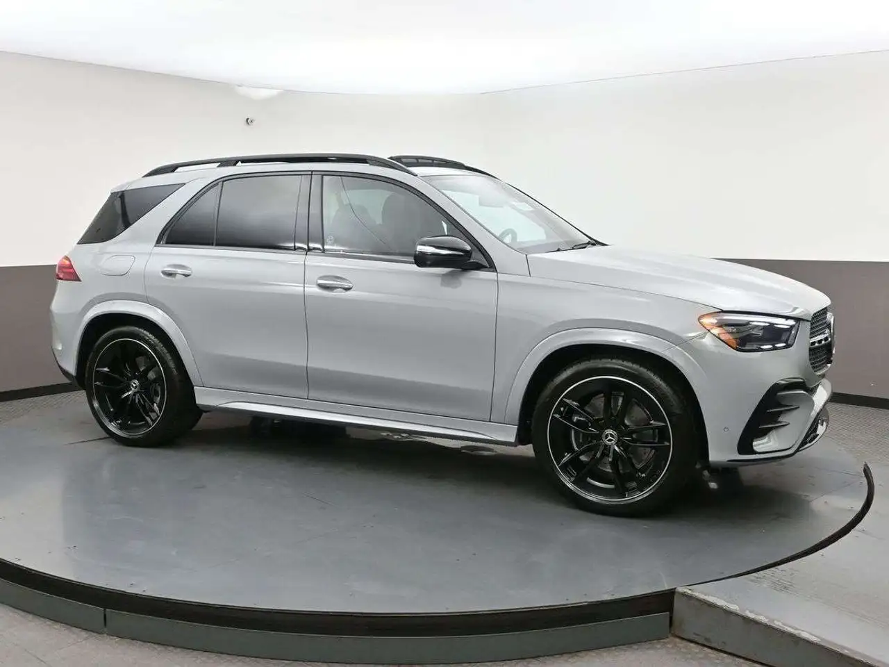 Mercedes-Benz GLE - Image 1
