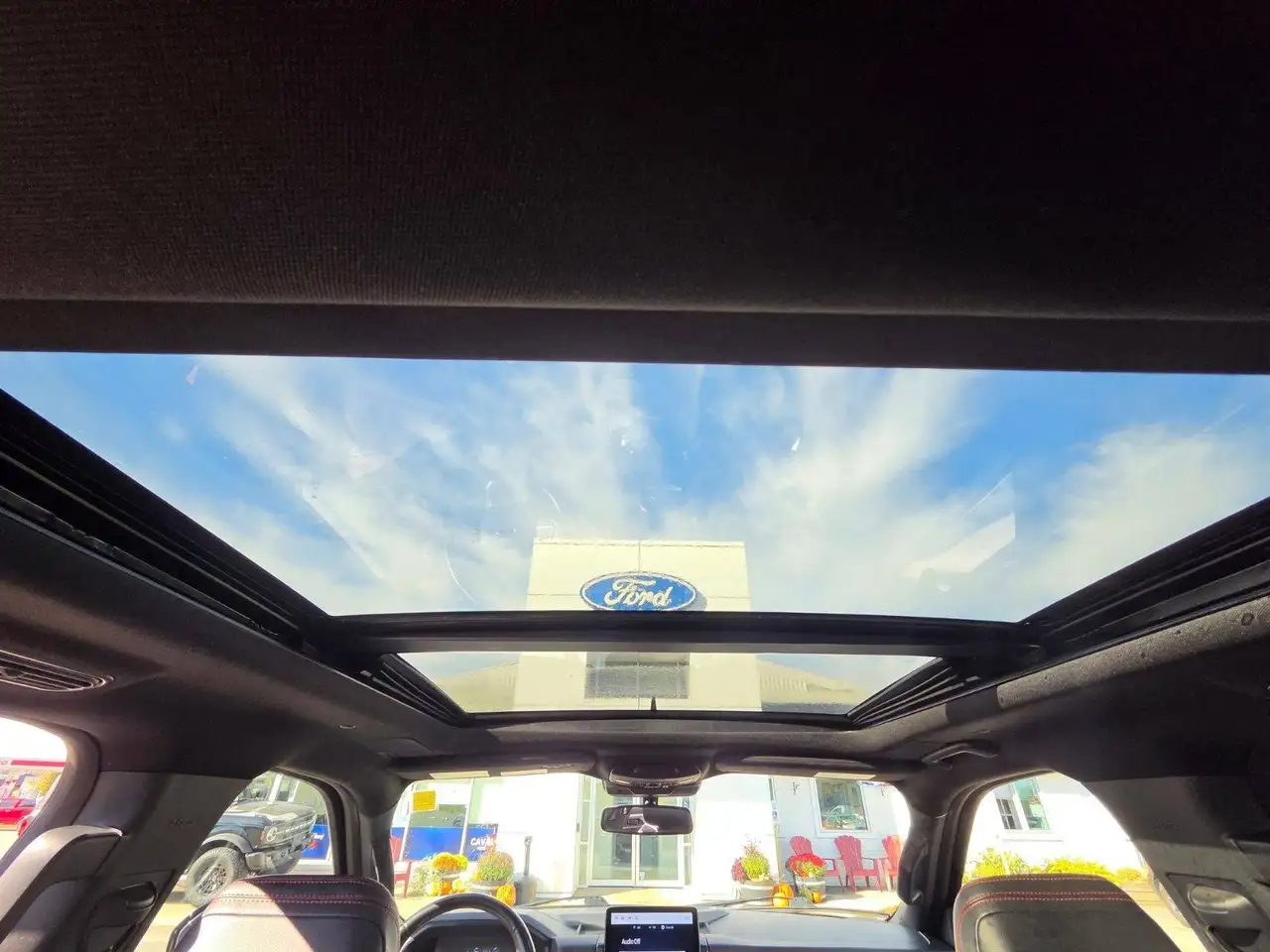 Ford Expedition - Image 27