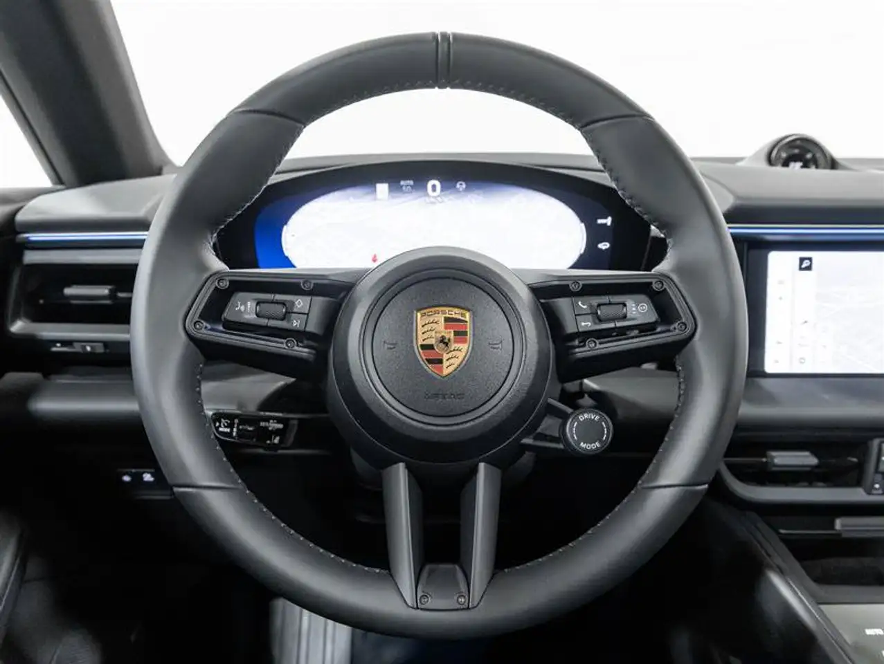 Porsche Macan - Image 13