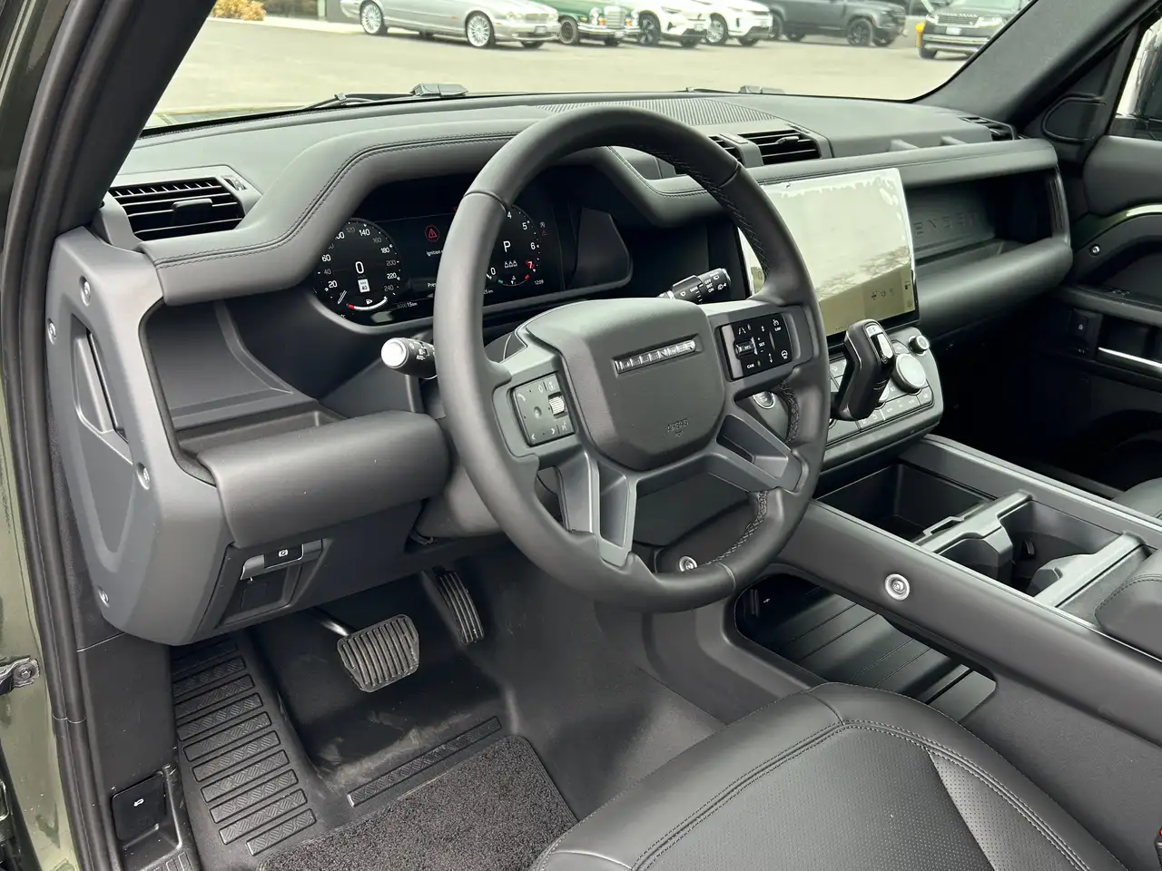 Land Rover Defender - Image 12