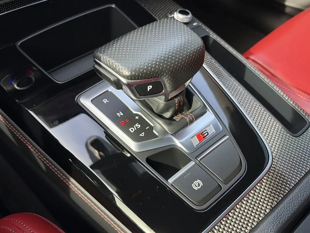 Audi SQ5 - Image 28