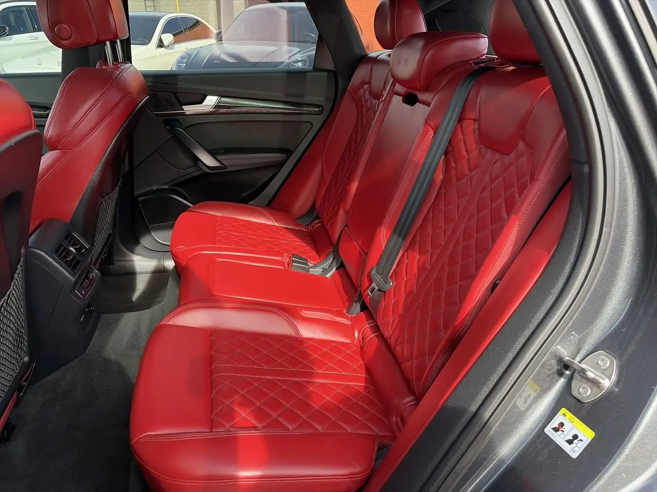 Audi SQ5 - Image 31