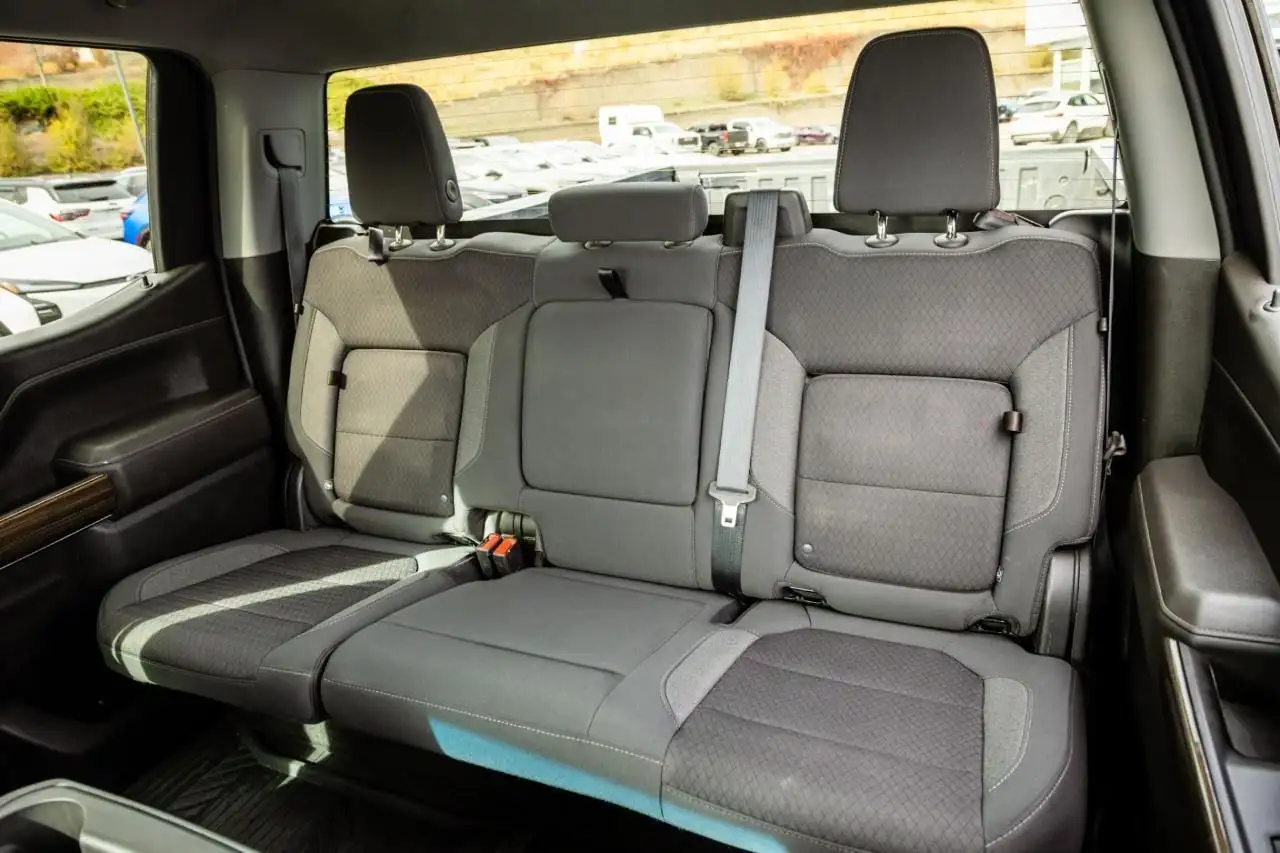 Chevrolet Silverado 1500 - Image 15