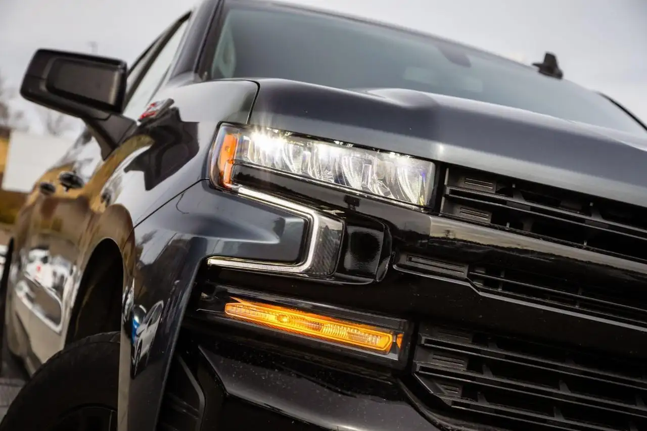 Chevrolet Silverado 1500 - Image 2