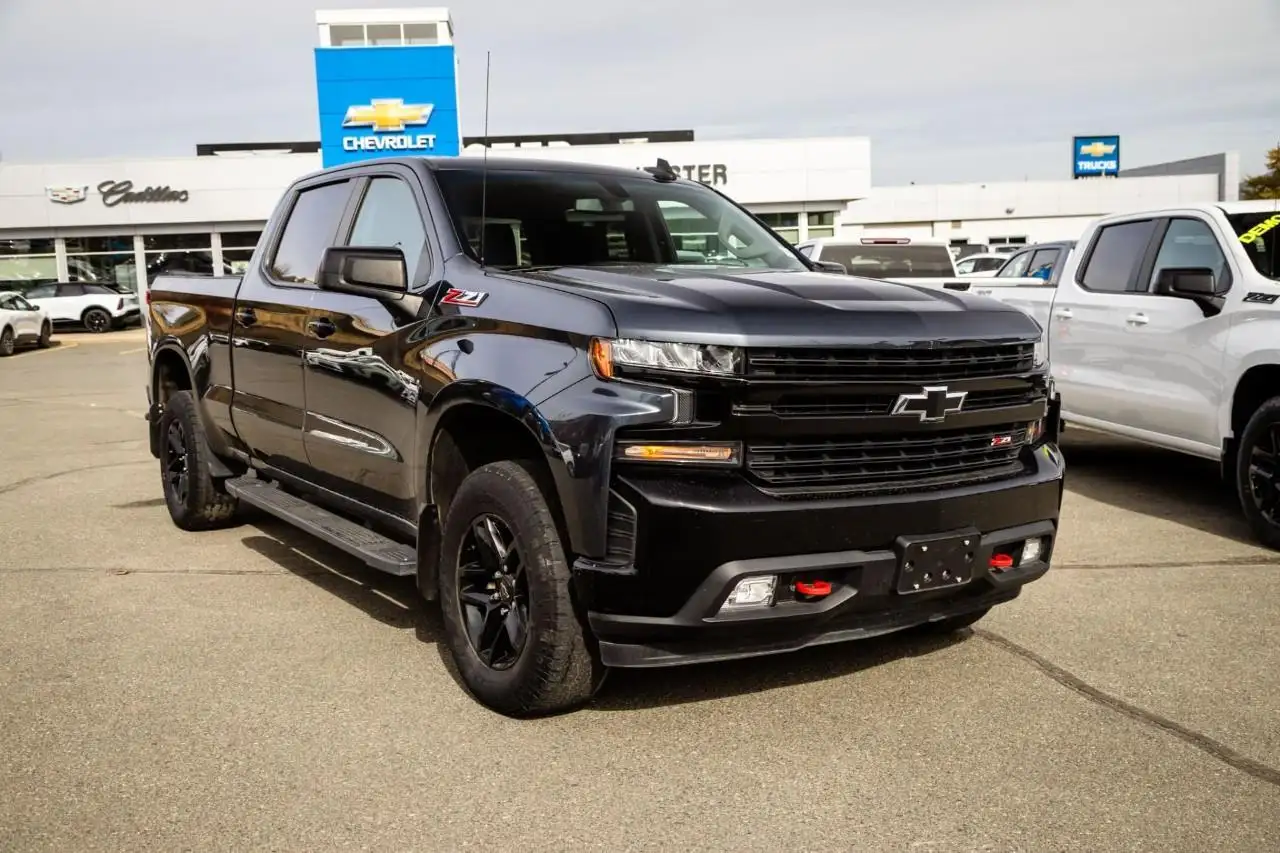 Chevrolet Silverado 1500 - Image 12