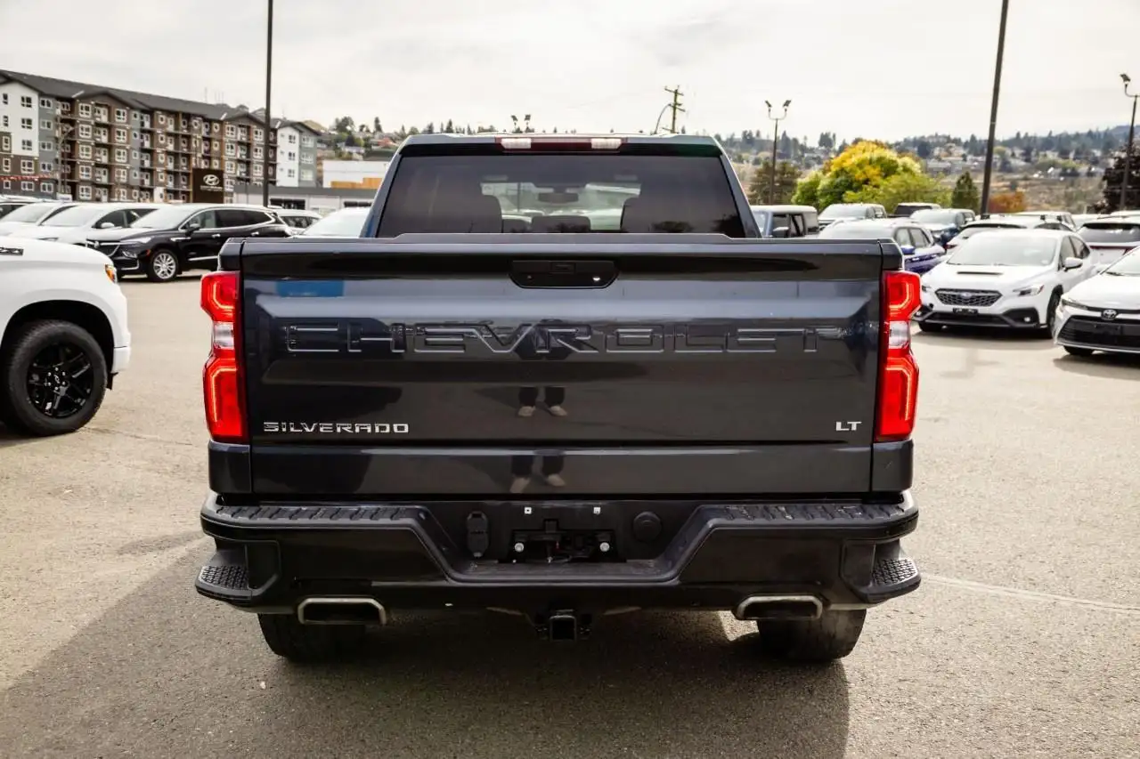 Chevrolet Silverado 1500 - Image 8