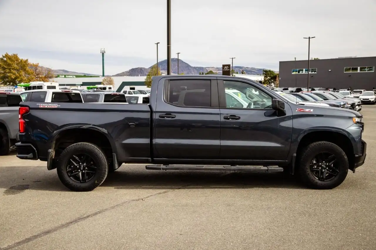 Chevrolet Silverado 1500 - Image 11