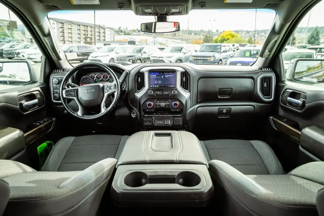 Chevrolet Silverado 1500 - Image 13