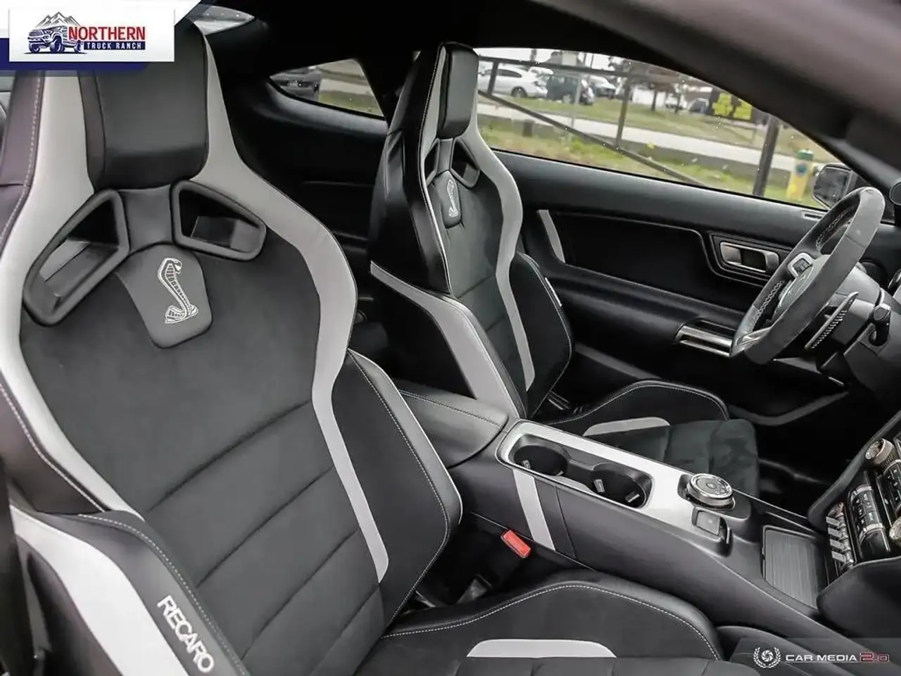 Ford Mustang - Image 35