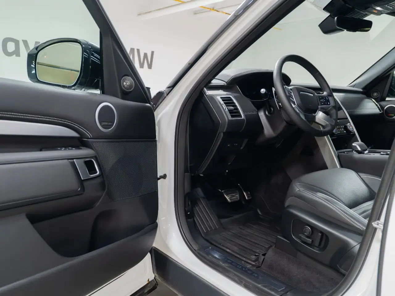 Land Rover Discovery - Image 18