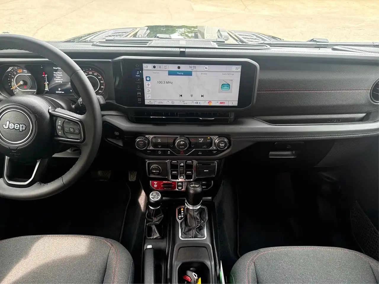 Jeep Wrangler - Image 12