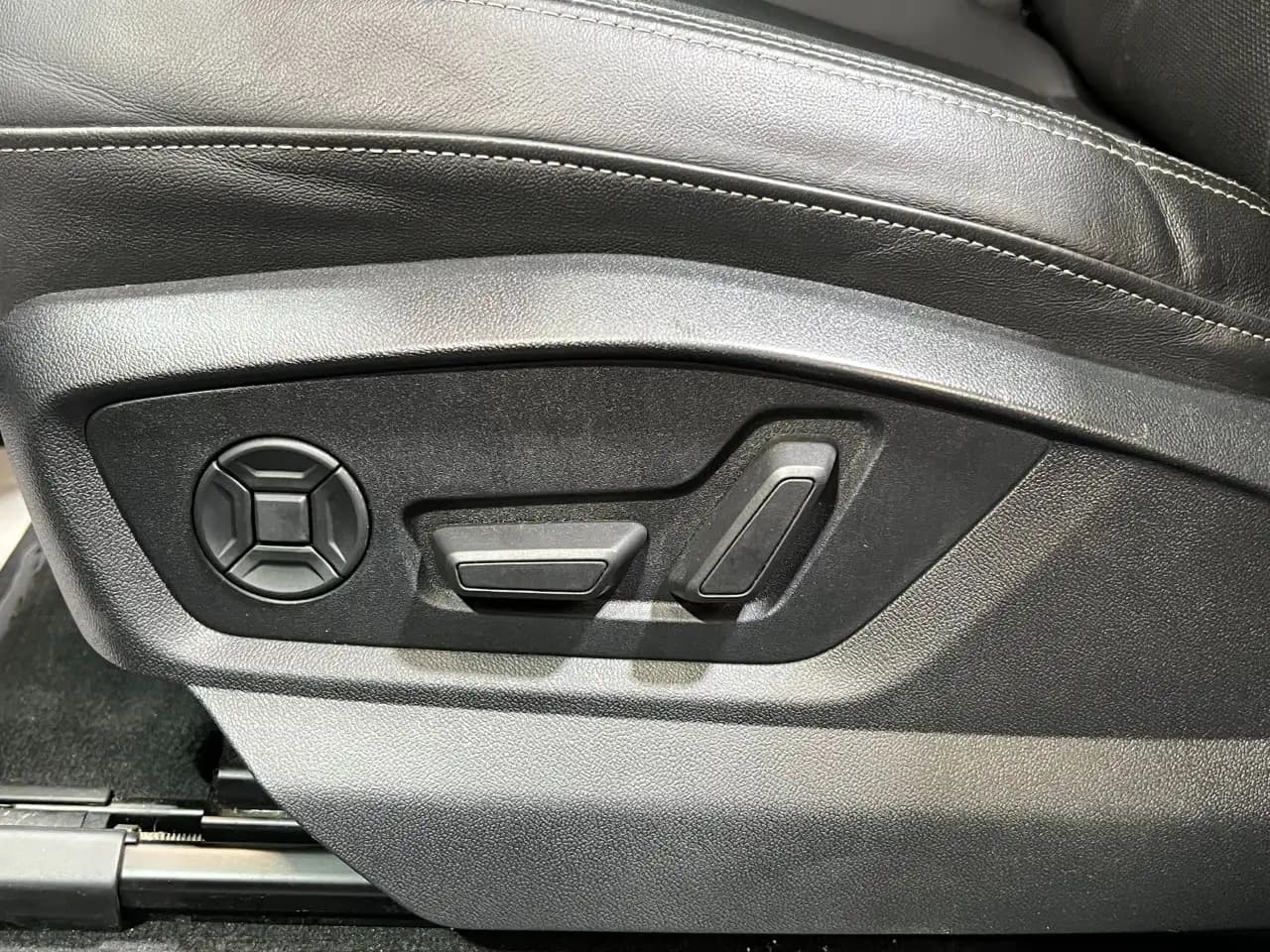 Audi Q8 - Image 14