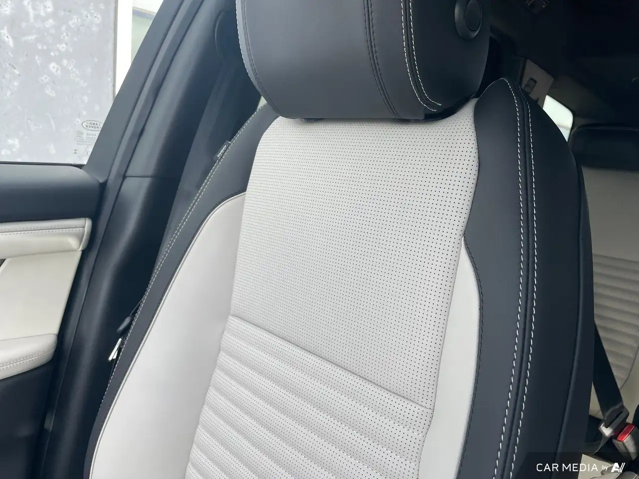 Land Rover Discovery Sport - Image 19