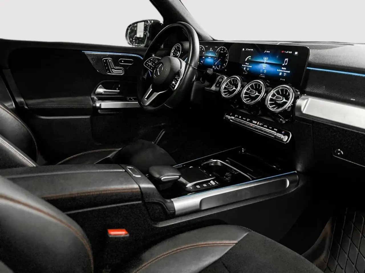 Mercedes-Benz GLB - Image 25