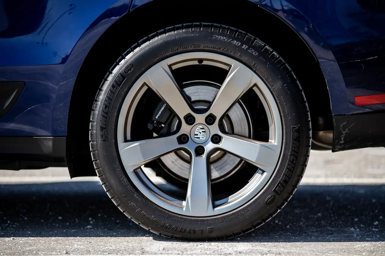 Porsche Macan - Image 25
