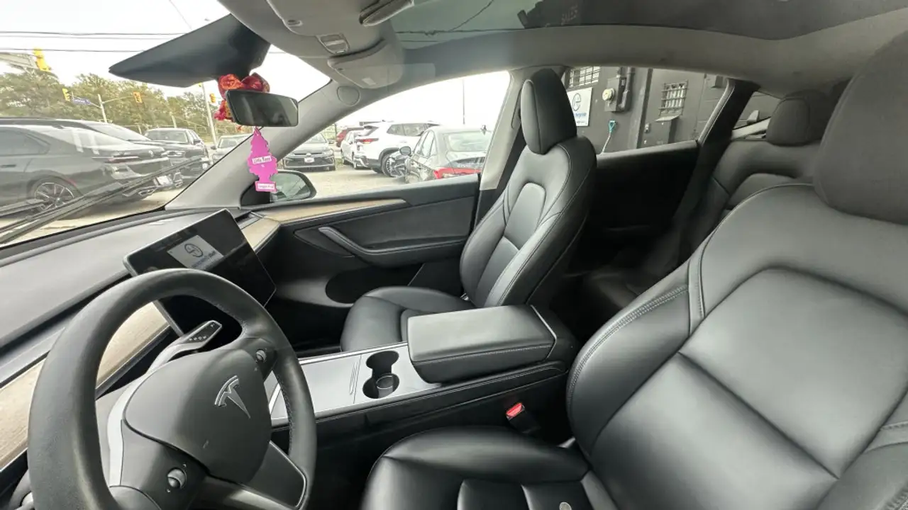 Tesla Model Y - Image 6
