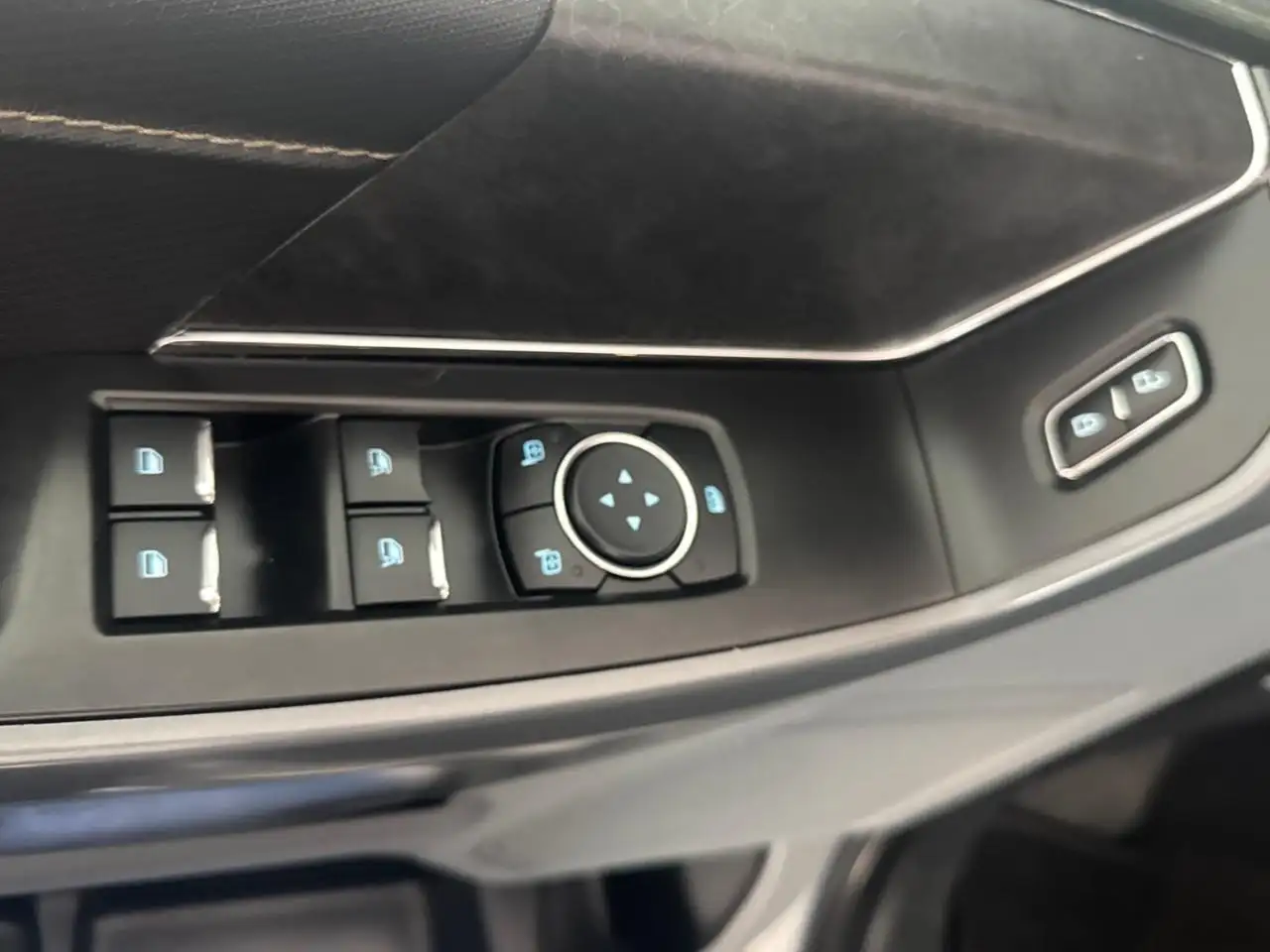 Ford F-150 - Image 17