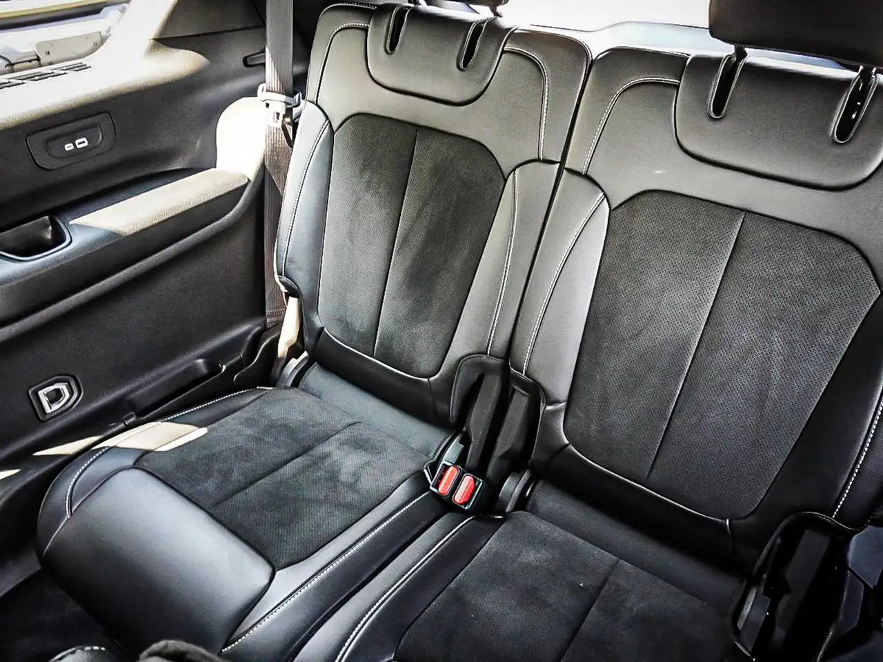 Jeep Grand Cherokee - Image 19