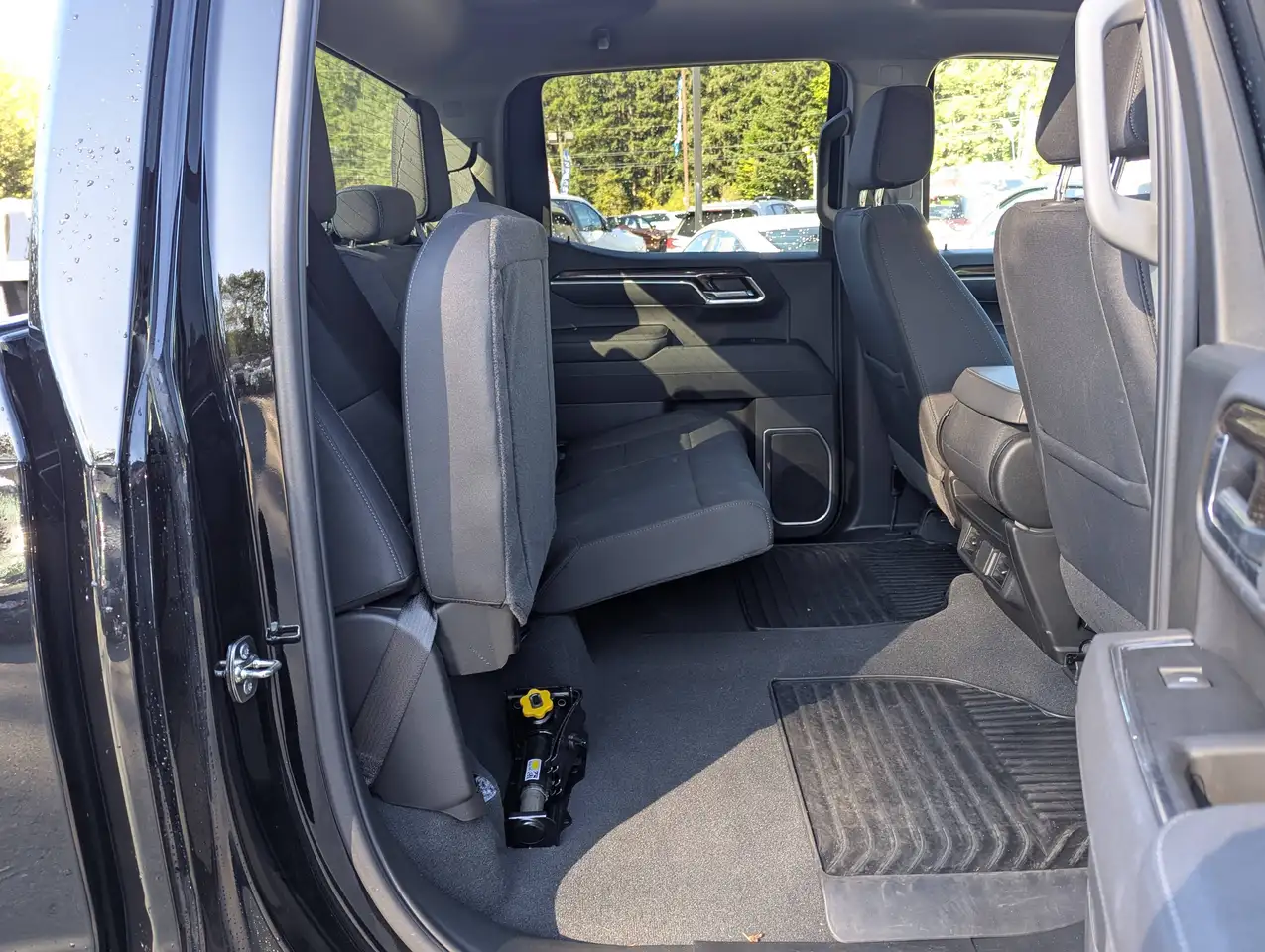 Chevrolet Silverado 1500 - Image 11