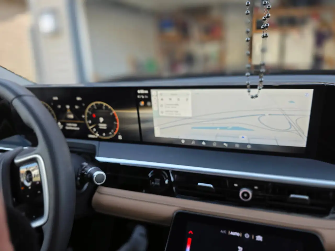 Infiniti QX80 - Image 11