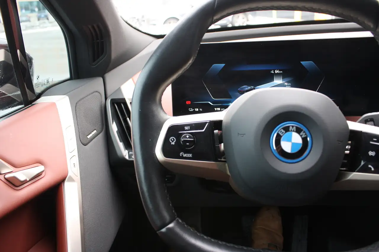 BMW iX - Image 13