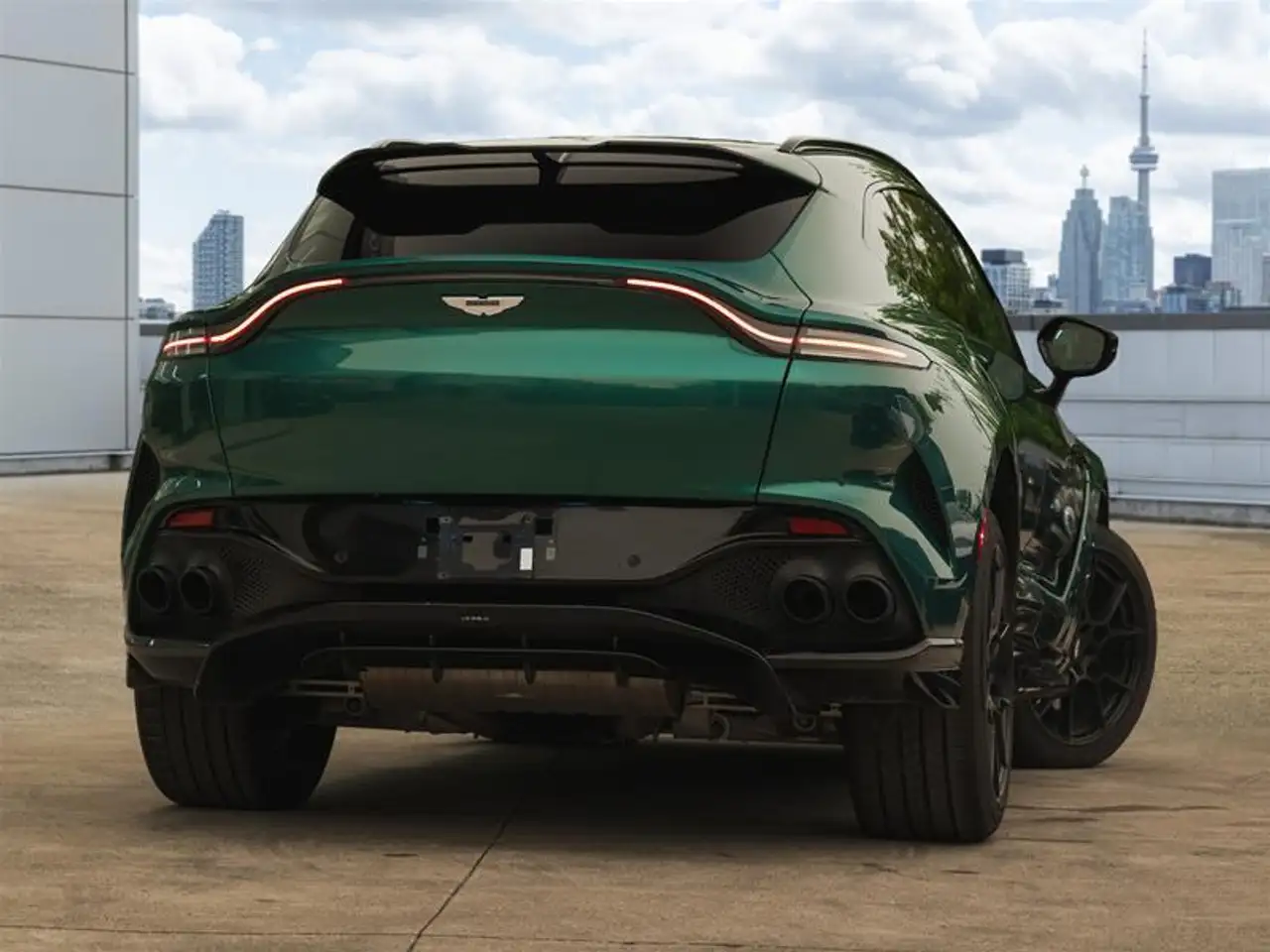 Aston Martin DBX - Image 6