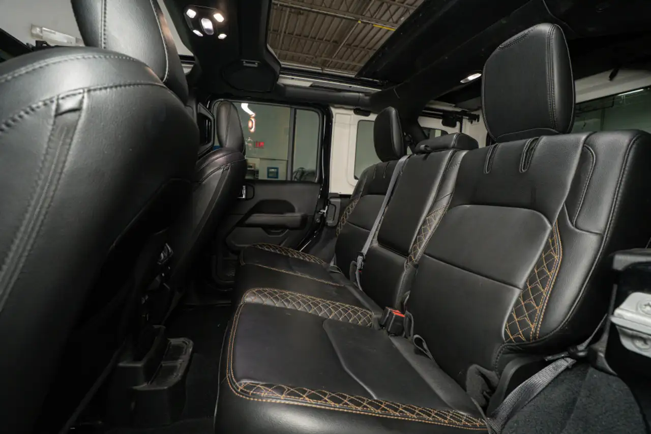 Jeep Wrangler - Image 16