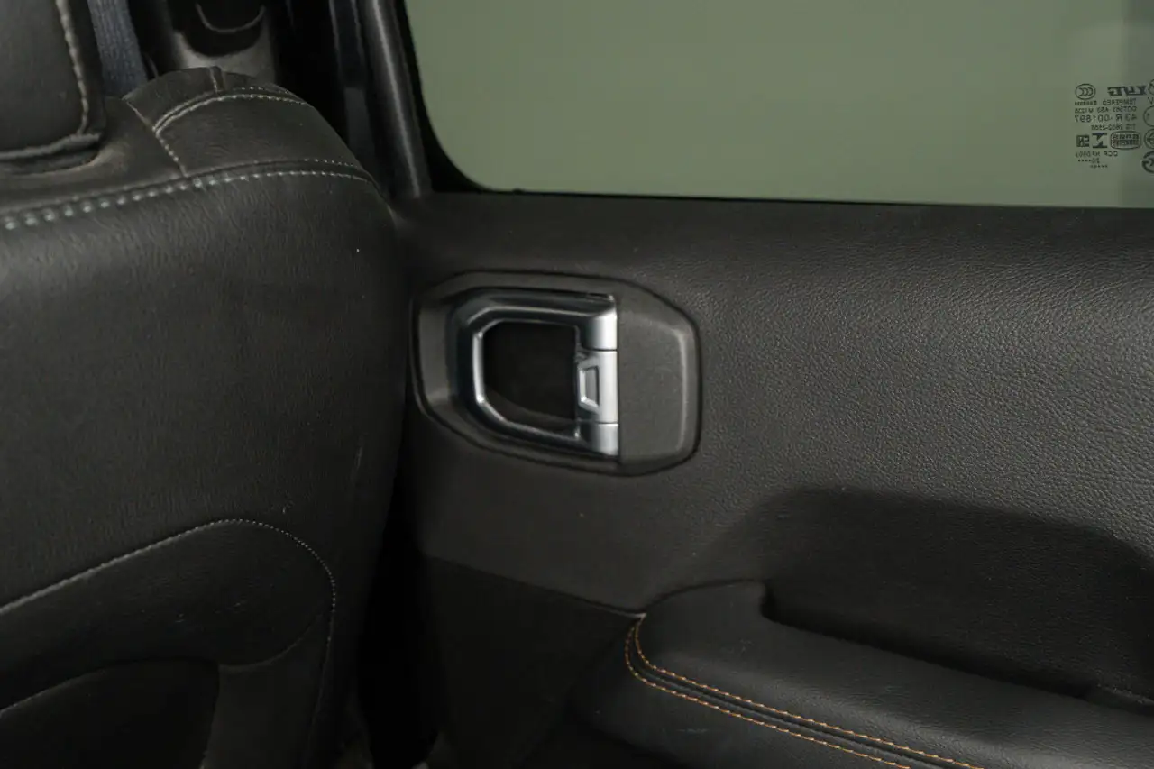 Jeep Wrangler - Image 26