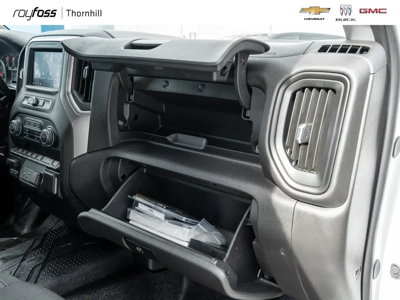Chevrolet Silverado 1500 - Image 19