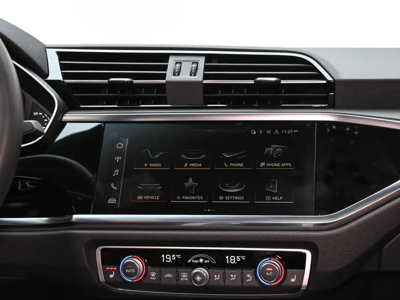 Audi Q3 - Image 12