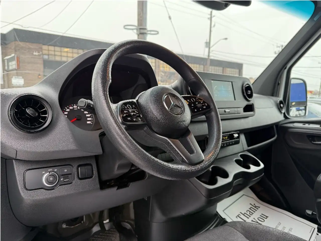 Mercedes-Benz Sprinter - Image 8