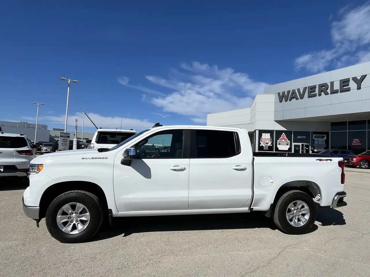 Chevrolet Silverado 1500 - Image 10