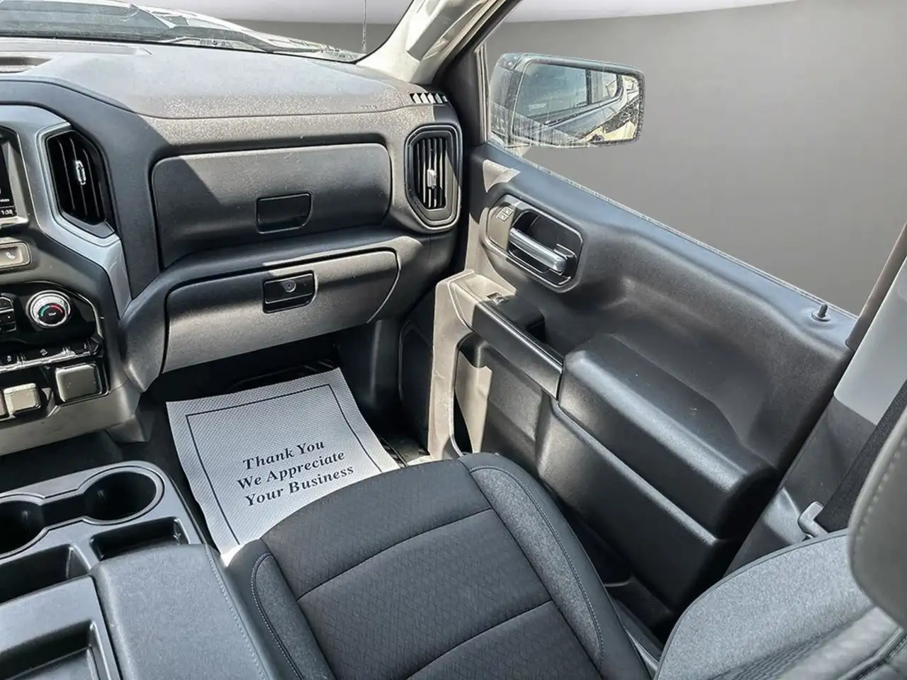 Chevrolet Silverado 1500 - Image 23
