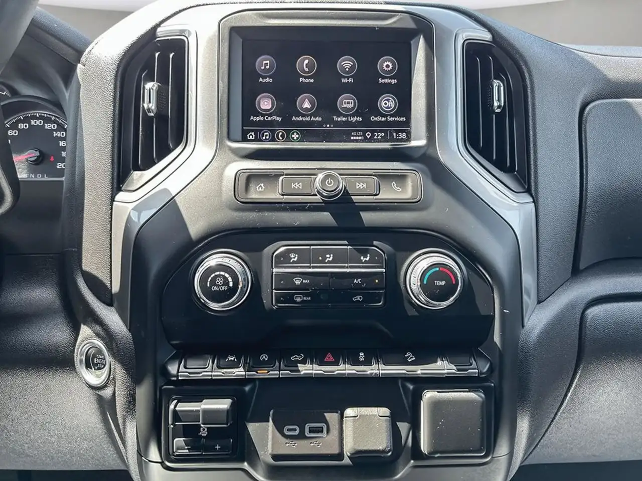 Chevrolet Silverado 1500 - Image 17